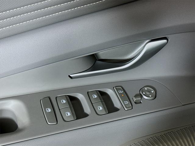 new 2025 Hyundai Elantra car, priced at $25,539
