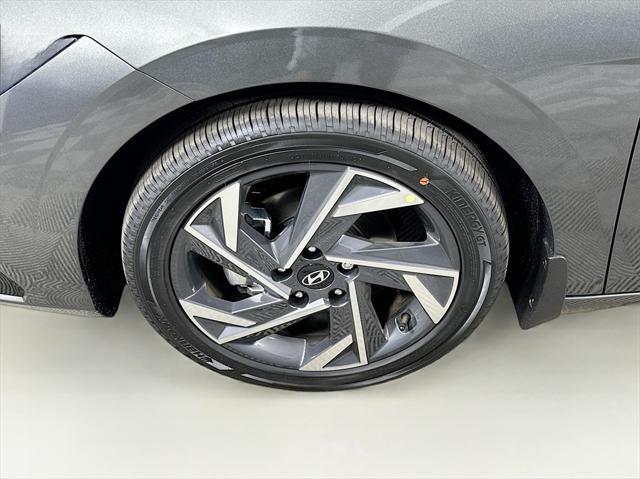 new 2025 Hyundai Elantra car, priced at $25,216