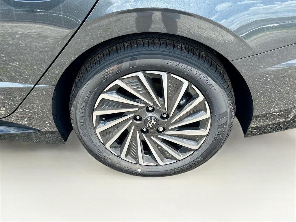 new 2025 Hyundai Sonata Hybrid car, priced at $26,476