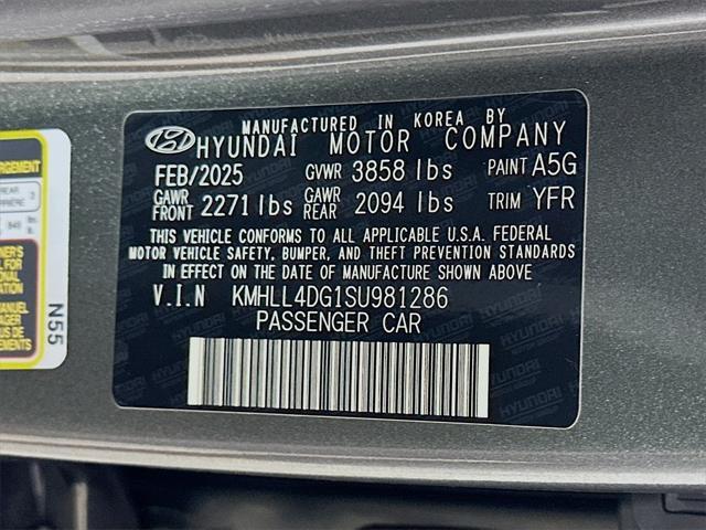 new 2025 Hyundai Elantra car, priced at $22,159