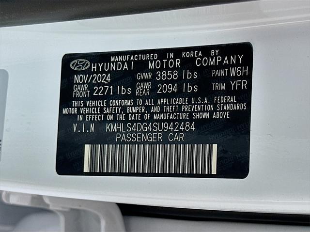 new 2025 Hyundai Elantra car, priced at $25,974