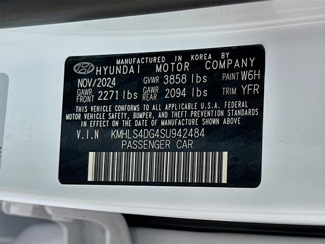 new 2025 Hyundai Elantra car, priced at $25,974