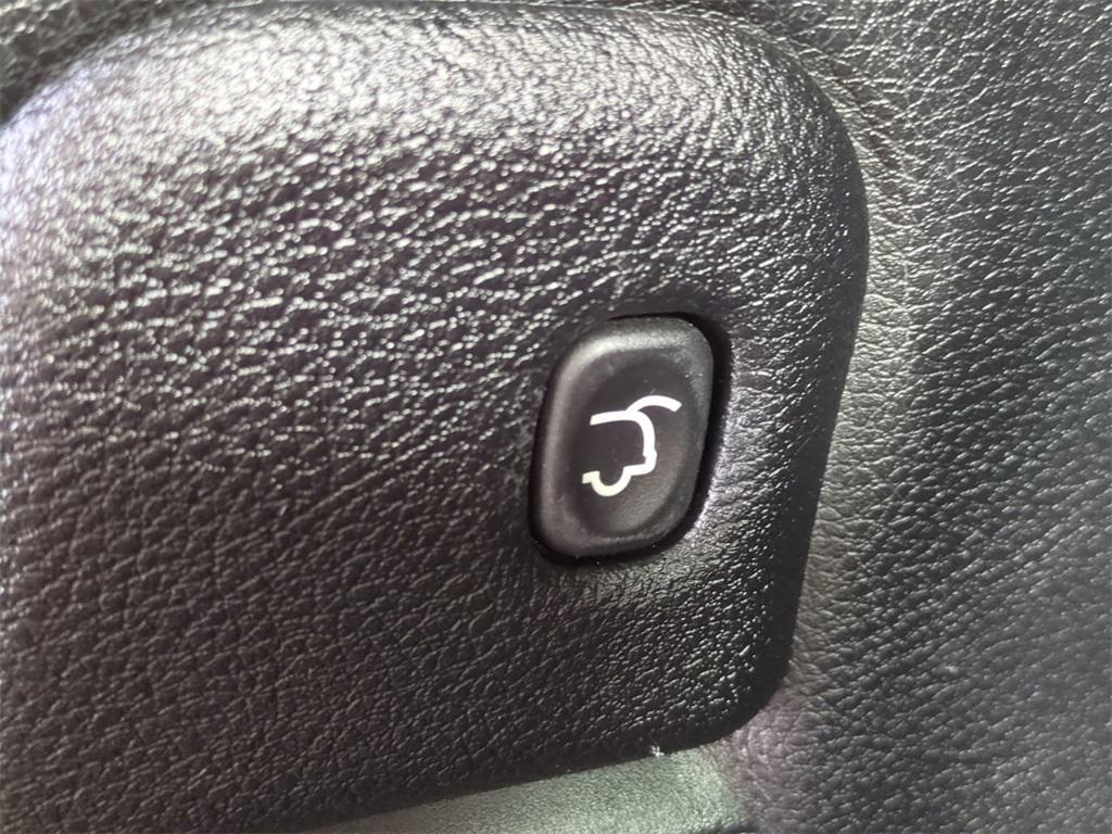 used 2018 Jeep Grand Cherokee car, priced at $16,019