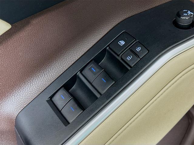 used 2022 Toyota Highlander car, priced at $35,992