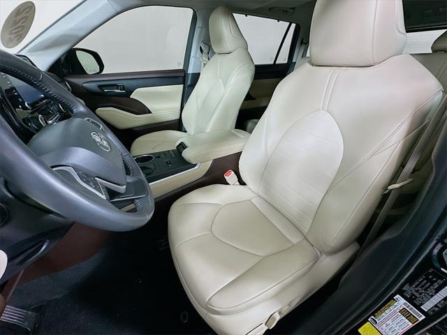 used 2022 Toyota Highlander car, priced at $35,992