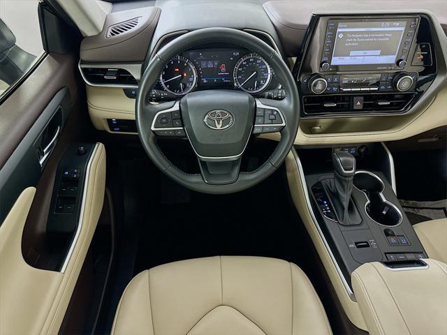 used 2022 Toyota Highlander car, priced at $35,992