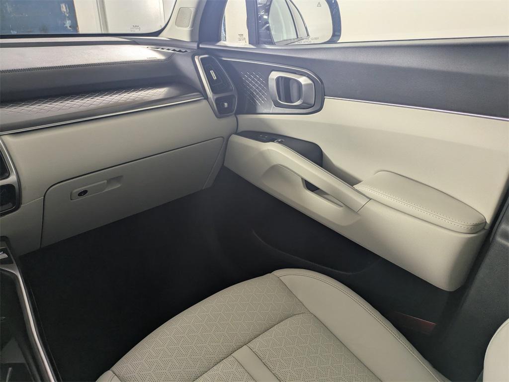 used 2022 Kia Sorento car, priced at $22,107