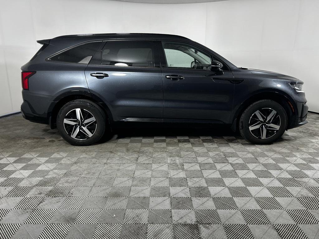 used 2022 Kia Sorento car, priced at $22,498