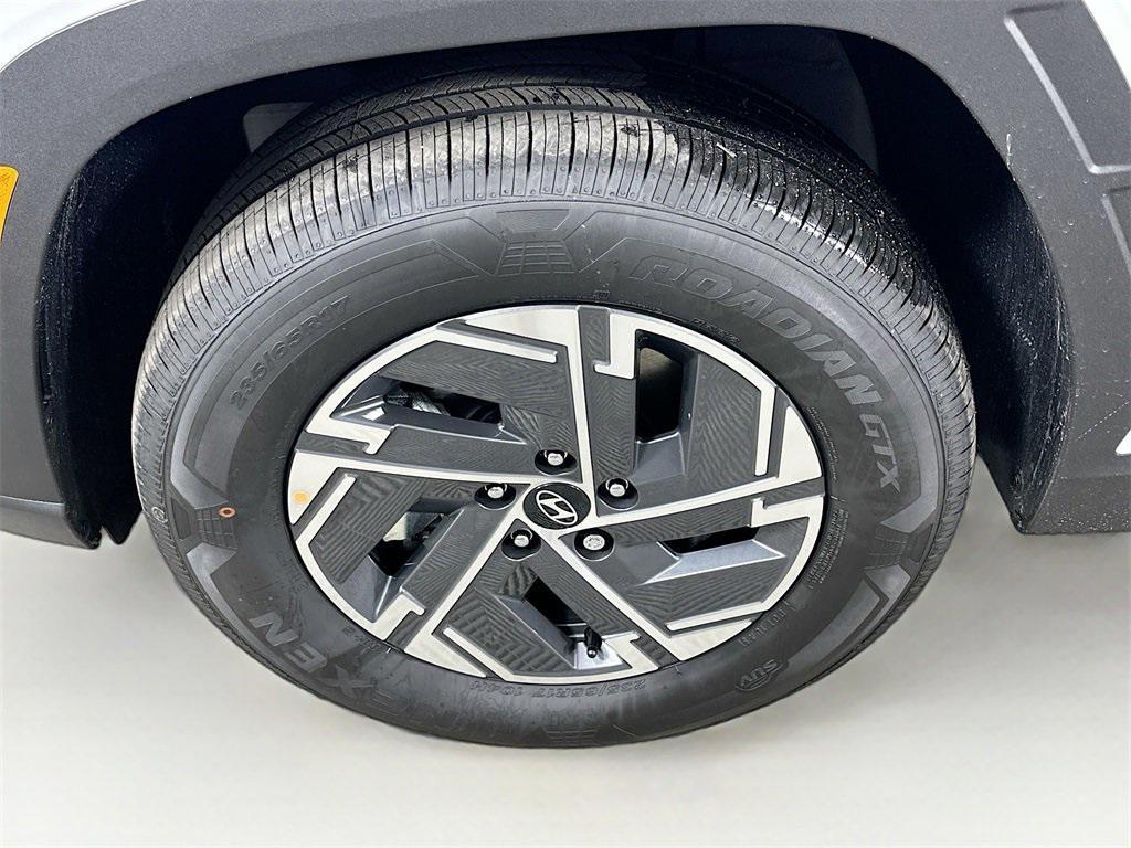 new 2025 Hyundai TUCSON Hybrid car, priced at $29,504