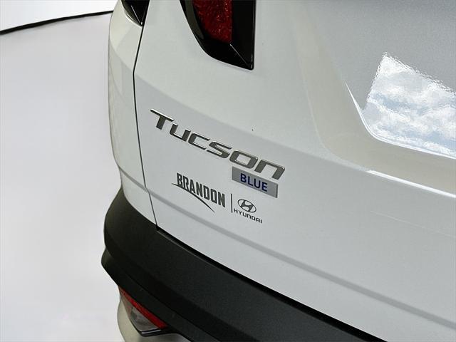 new 2025 Hyundai TUCSON Hybrid car, priced at $33,874