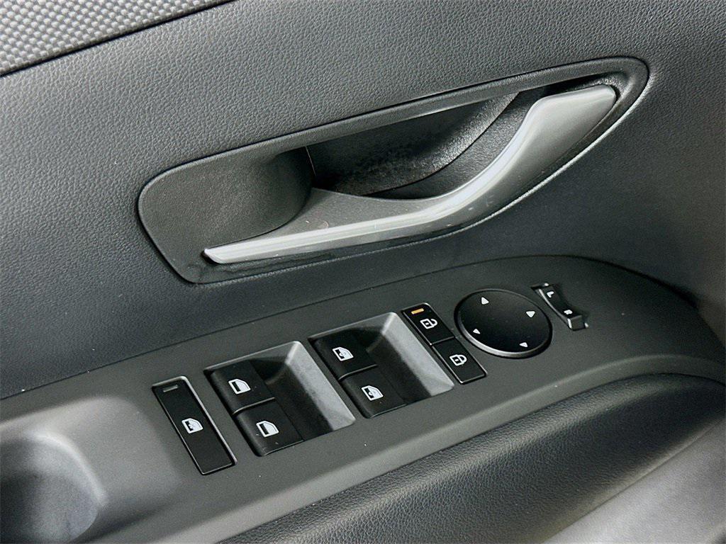 new 2025 Hyundai TUCSON Hybrid car, priced at $29,504