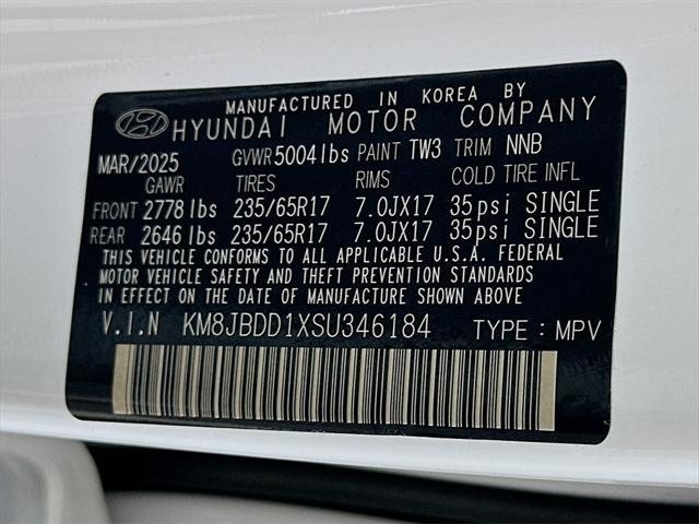 new 2025 Hyundai TUCSON Hybrid car, priced at $33,874