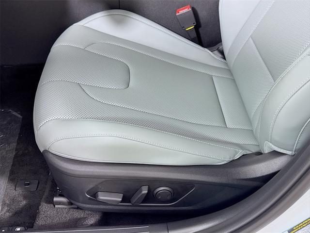 new 2025 Hyundai Elantra car, priced at $30,116