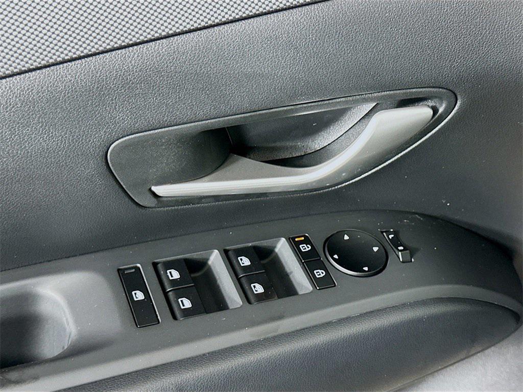 new 2025 Hyundai TUCSON Hybrid car, priced at $29,106