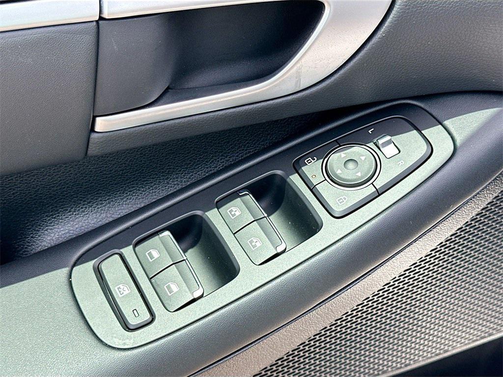 new 2025 Hyundai Sonata Hybrid car, priced at $32,409