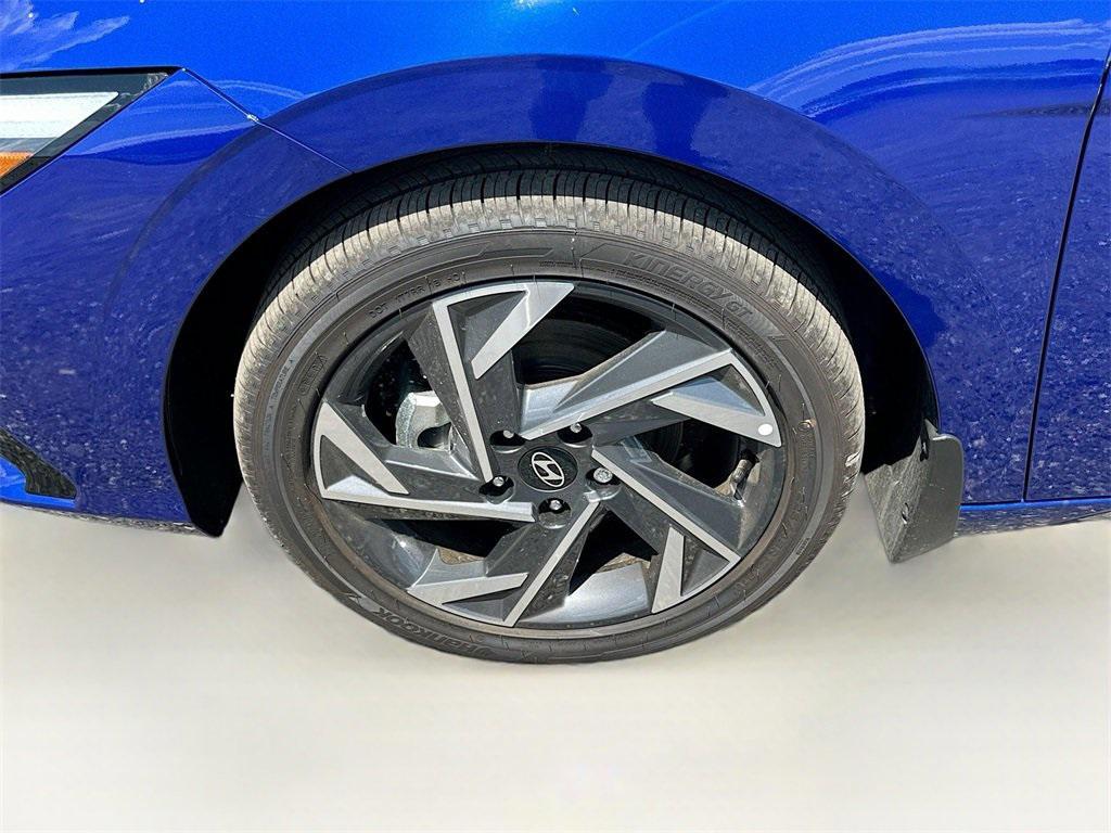 new 2025 Hyundai ELANTRA HEV car, priced at $26,201