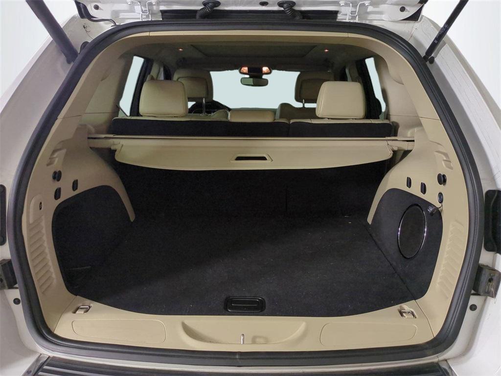 used 2020 Jeep Grand Cherokee car, priced at $15,187