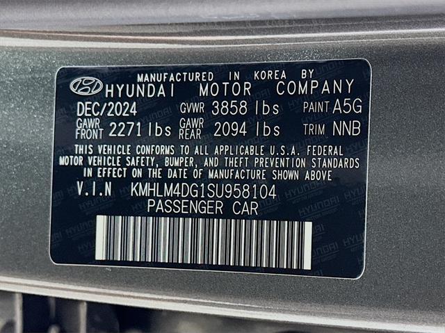 new 2025 Hyundai Elantra car, priced at $22,909