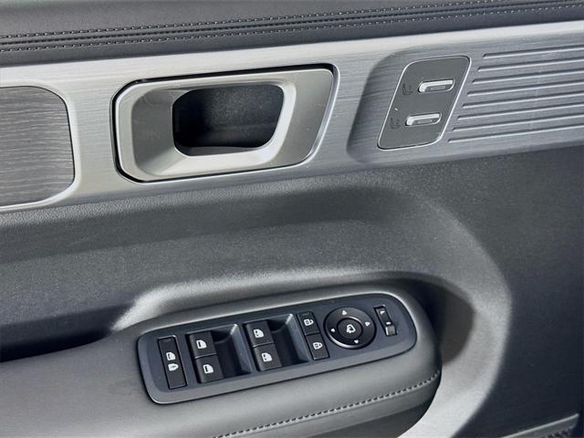 new 2025 Hyundai Santa Fe car, priced at $42,115