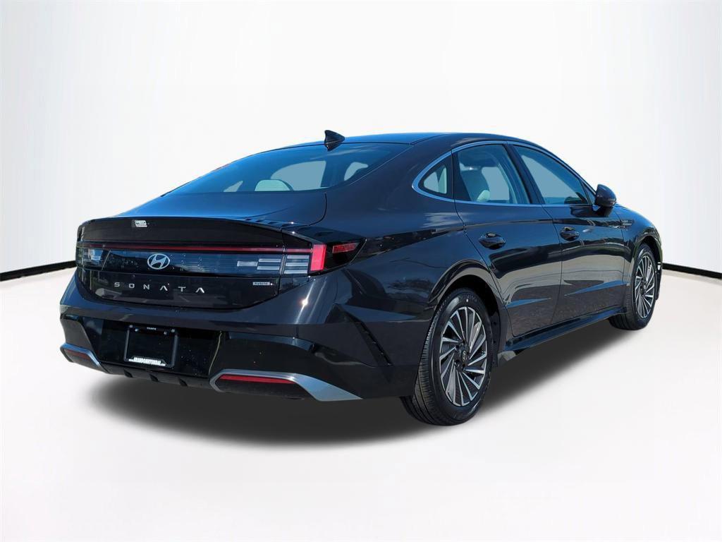 new 2025 Hyundai Sonata Hybrid car, priced at $26,498