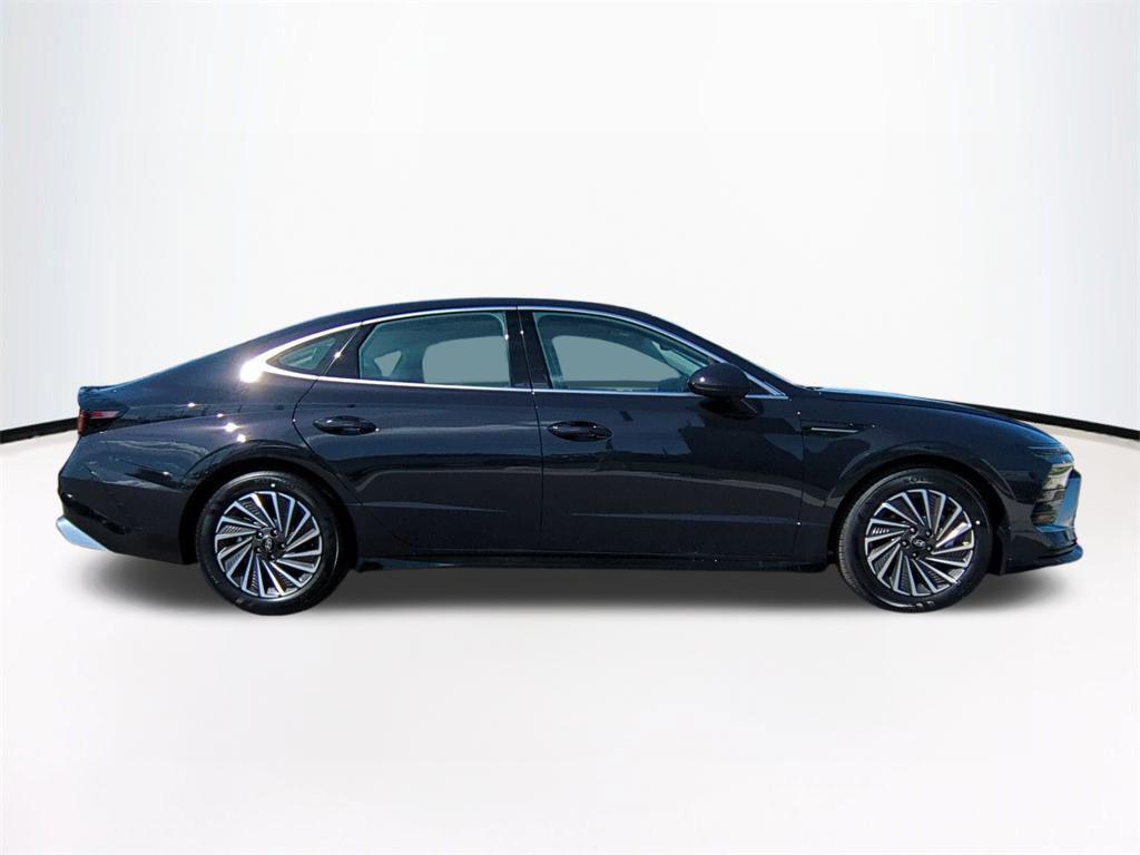 new 2025 Hyundai Sonata Hybrid car, priced at $26,498