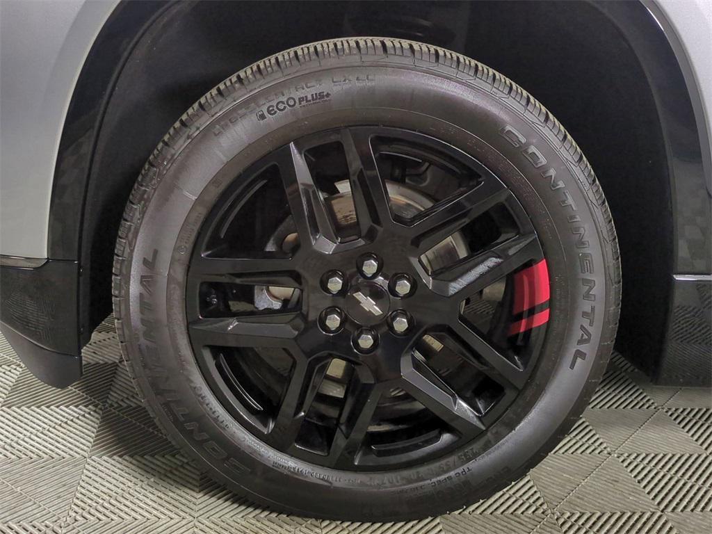 used 2020 Chevrolet Traverse car, priced at $31,306