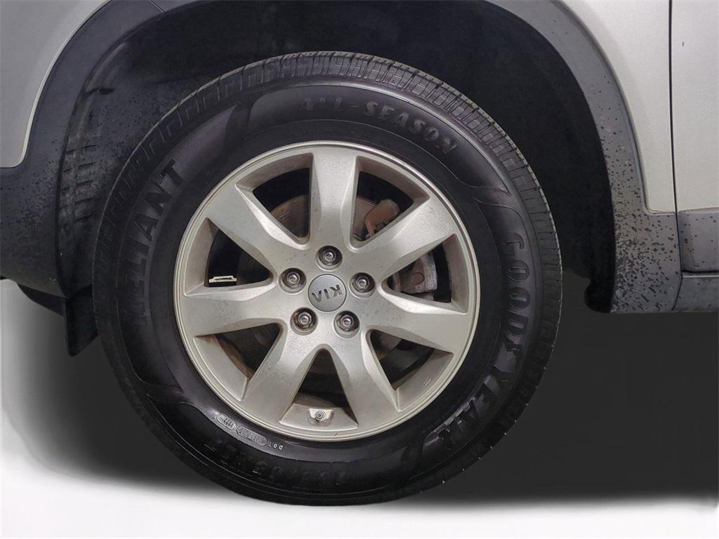 used 2013 Kia Sorento car, priced at $6,907