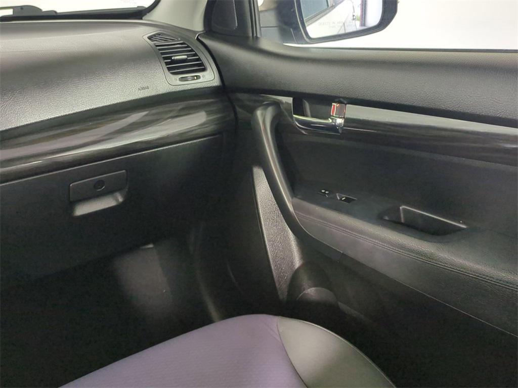 used 2013 Kia Sorento car, priced at $7,991