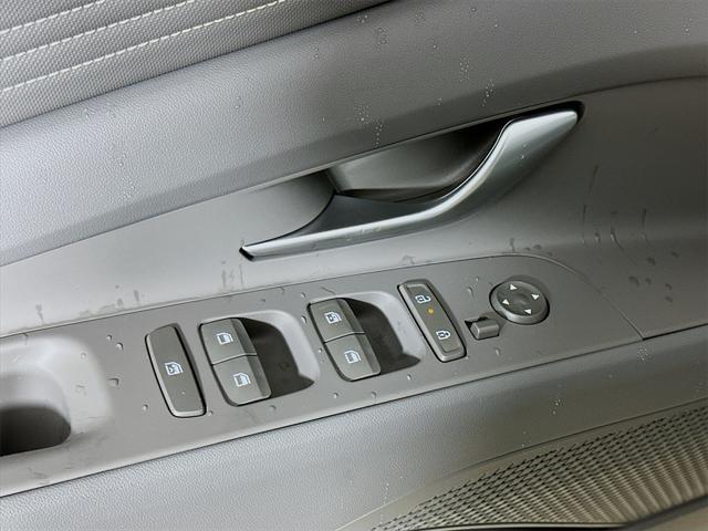 new 2025 Hyundai Elantra car, priced at $22,906