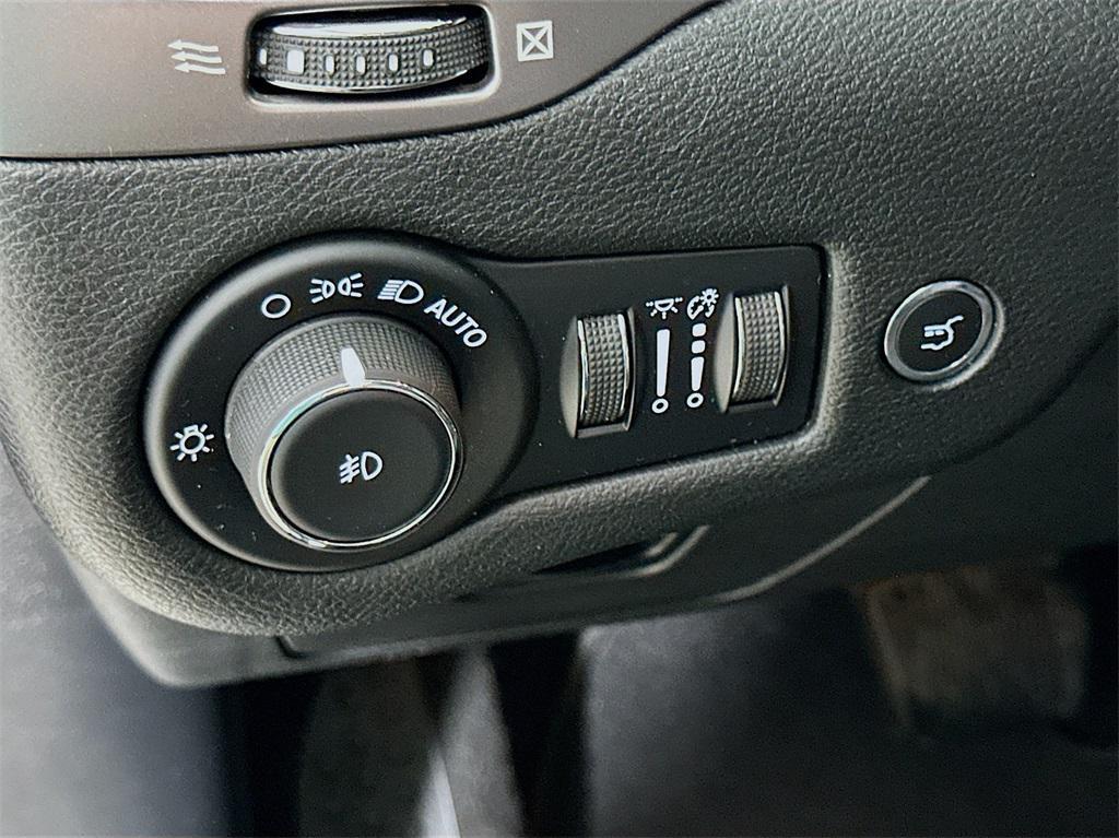 used 2019 Jeep Cherokee car, priced at $14,989