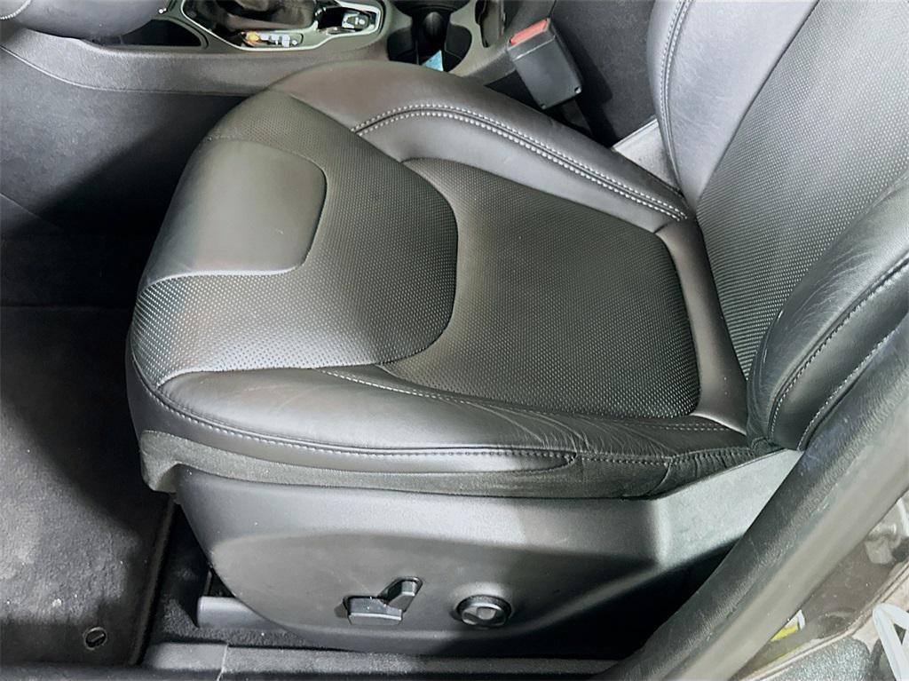 used 2019 Jeep Cherokee car, priced at $14,989