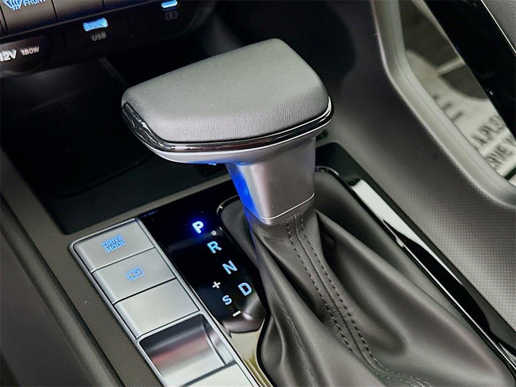 new 2025 Hyundai Elantra car, priced at $27,696