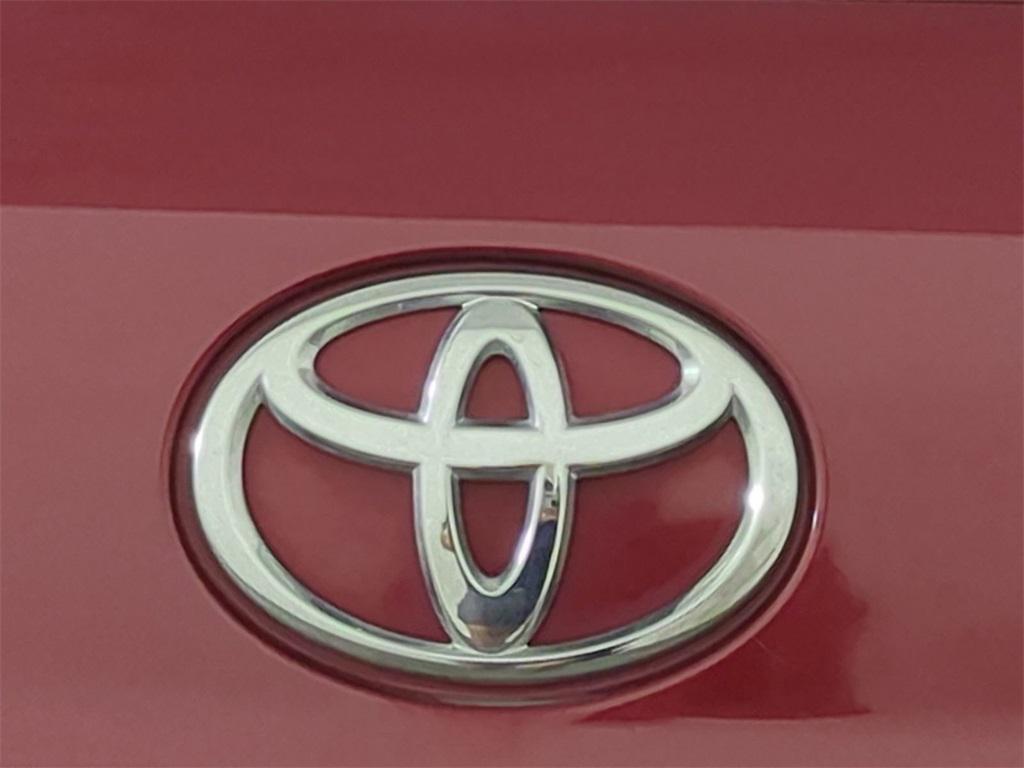 used 2021 Toyota Highlander car, priced at $28,693