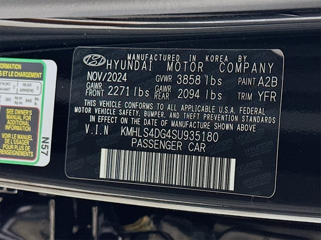 new 2025 Hyundai Elantra car, priced at $25,180