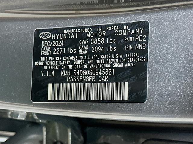 new 2025 Hyundai Elantra car, priced at $25,527