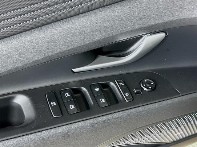 new 2025 Hyundai Elantra car, priced at $25,527