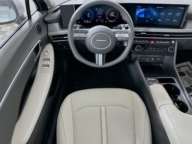 new 2025 Hyundai Sonata car, priced at $28,658