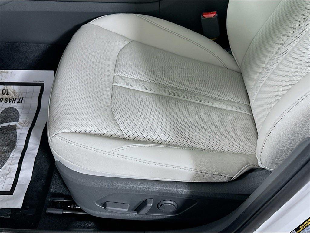 new 2025 Hyundai Sonata Hybrid car, priced at $34,779