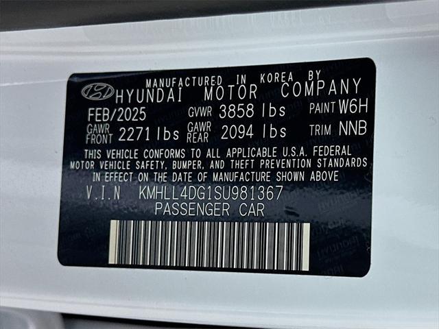 new 2025 Hyundai Elantra car, priced at $22,644