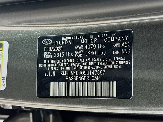 new 2025 Hyundai ELANTRA HEV car, priced at $25,074