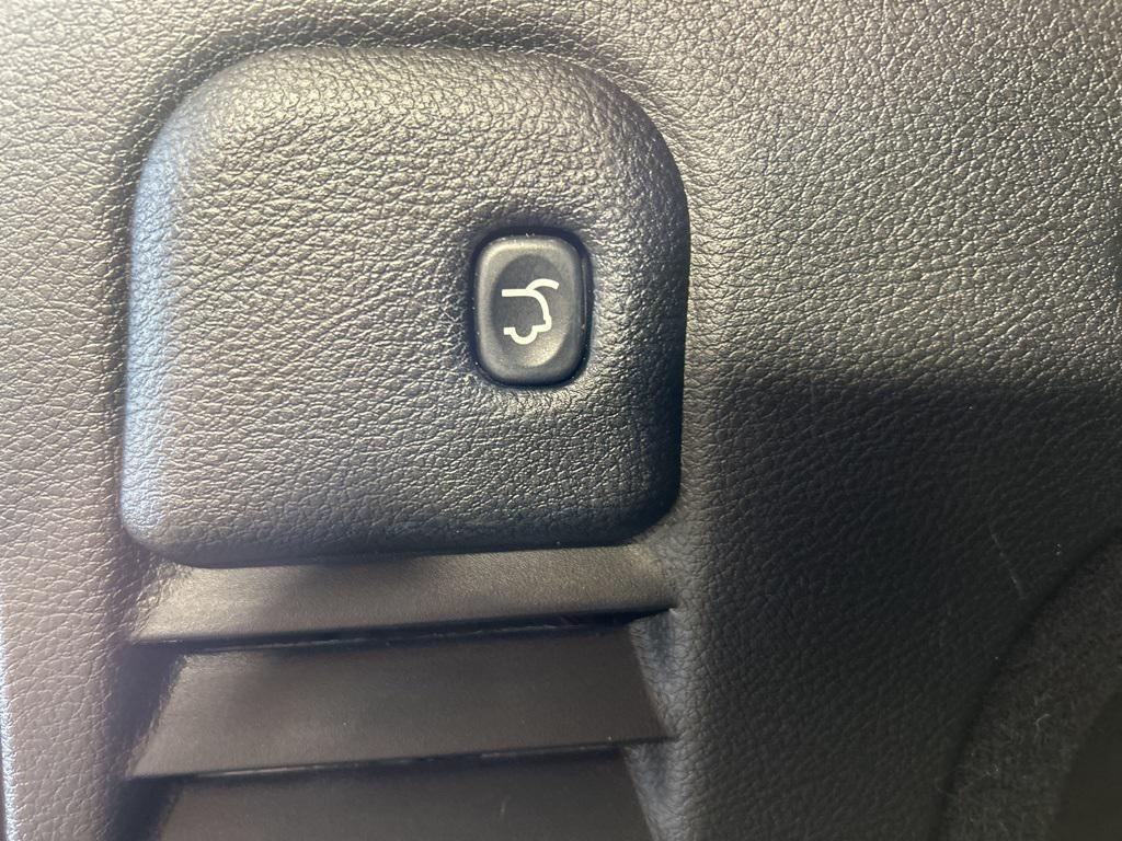 used 2018 Jeep Grand Cherokee car, priced at $18,405