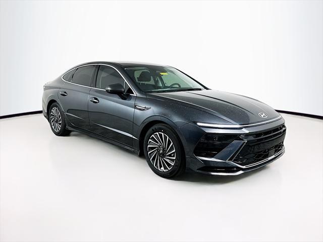 new 2025 Hyundai Sonata Hybrid car, priced at $30,797