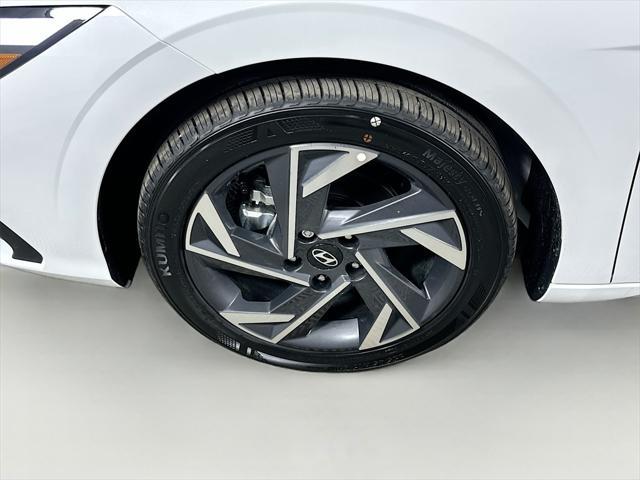 new 2025 Hyundai Elantra car, priced at $23,367