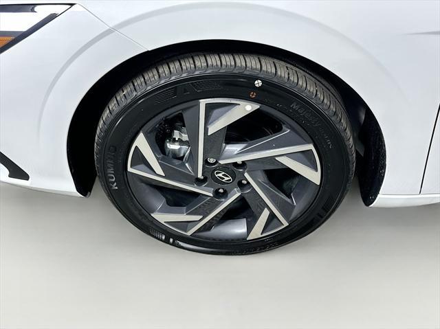 new 2025 Hyundai Elantra car, priced at $23,367