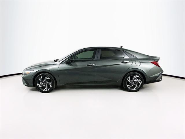 new 2025 Hyundai Elantra car, priced at $22,918