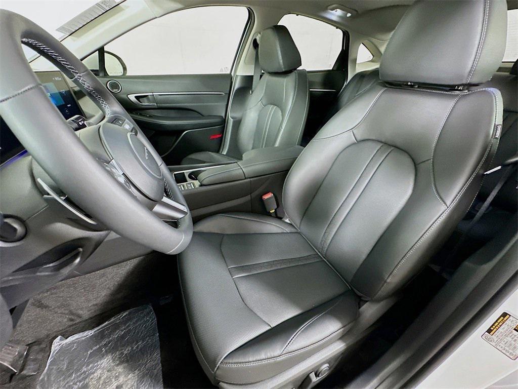 new 2025 Hyundai Sonata Hybrid car, priced at $38,917
