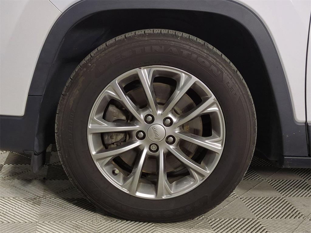 used 2019 Jeep Cherokee car, priced at $15,685