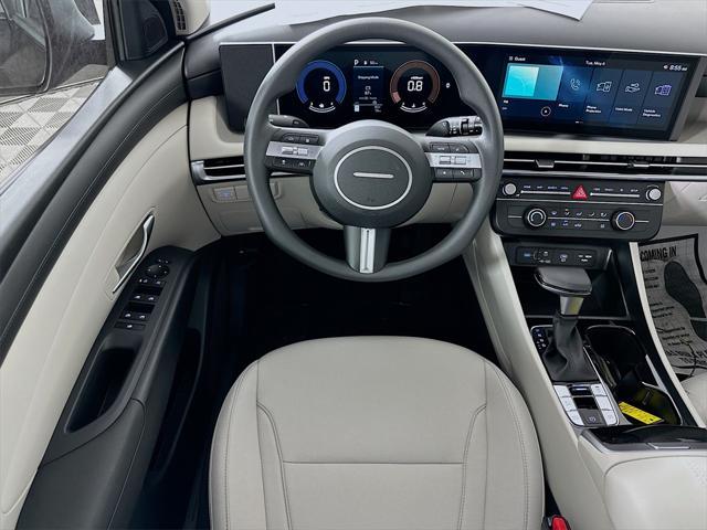 new 2025 Hyundai Tucson car, priced at $28,117