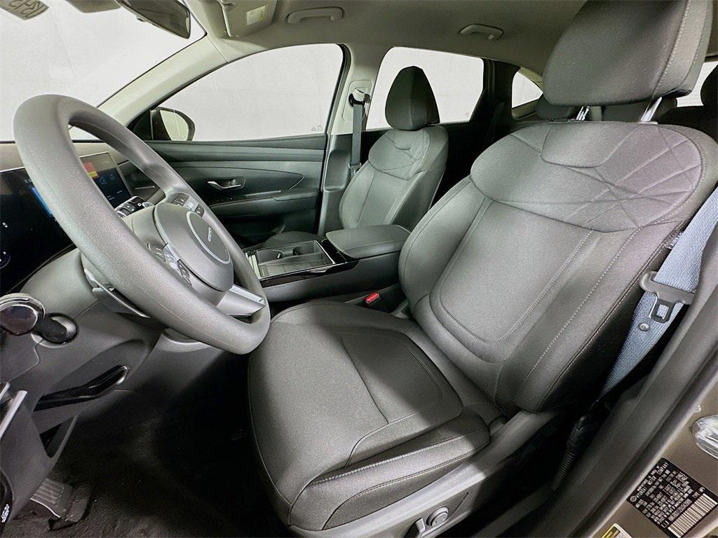 new 2025 Hyundai TUCSON Hybrid car, priced at $29,108