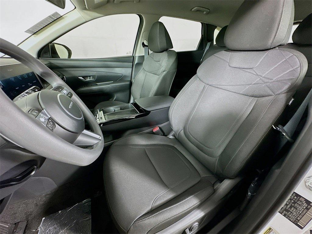 new 2025 Hyundai TUCSON Hybrid car, priced at $29,466